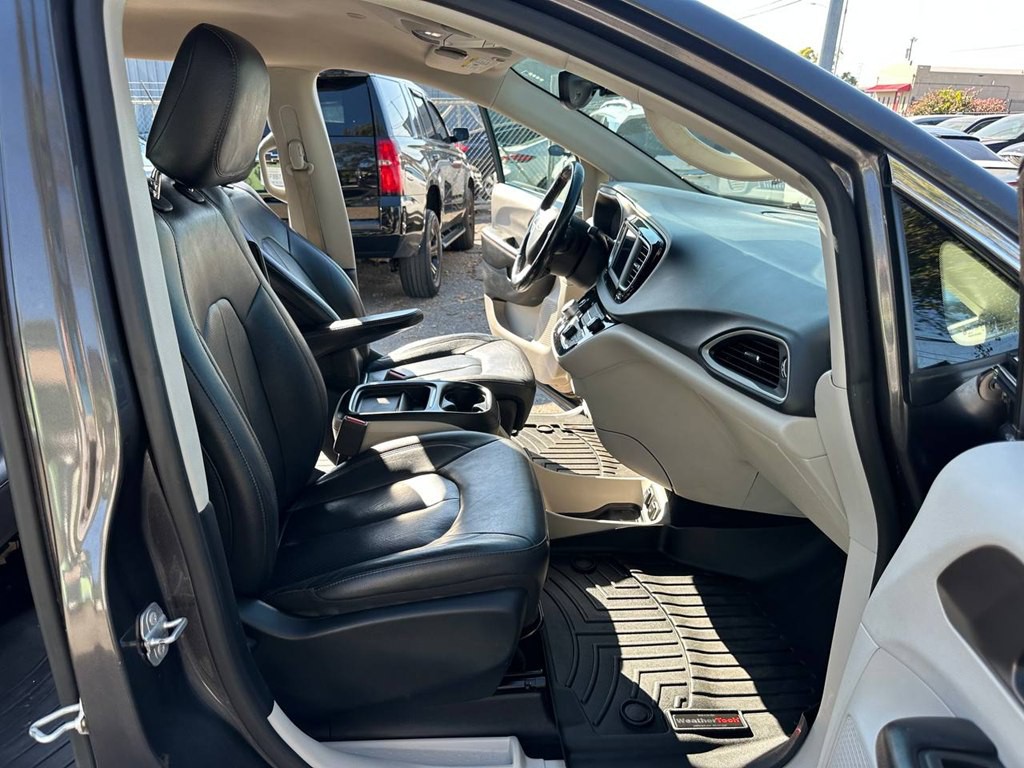 2019 Chrysler Pacifica Image 26