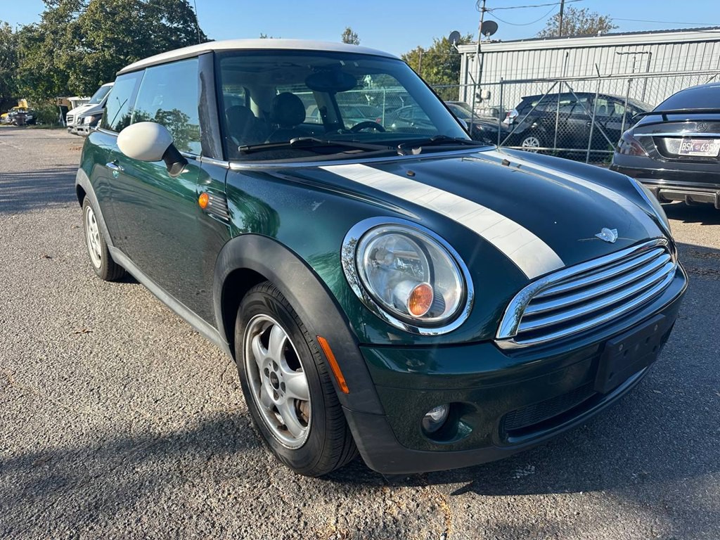2010 MINI Cooper Image 4