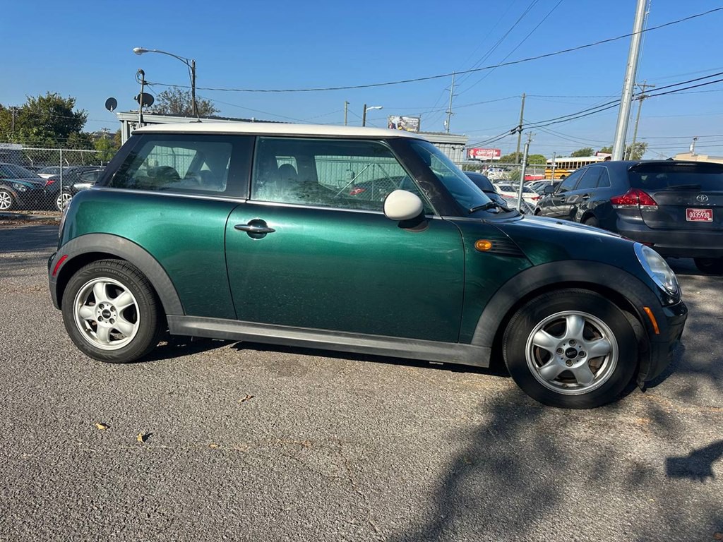 2010 MINI Cooper Image 6