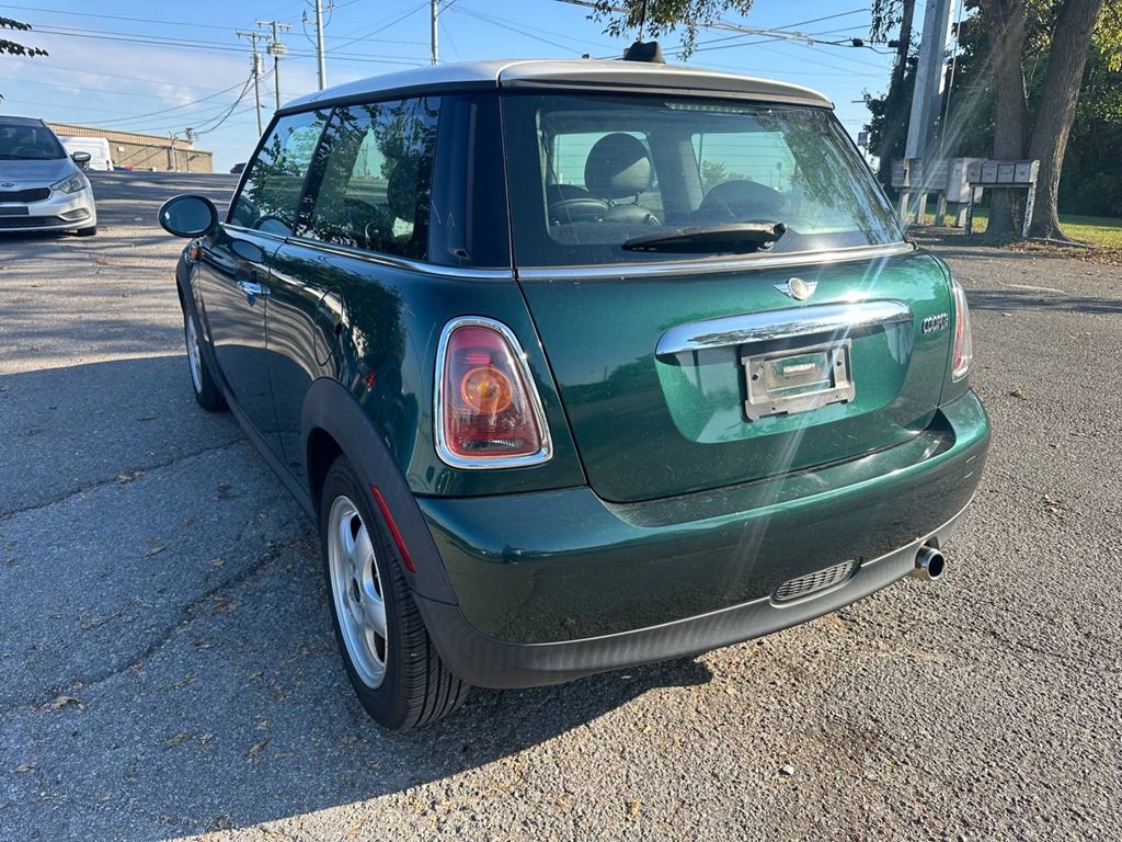 2010 MINI Cooper Image 8