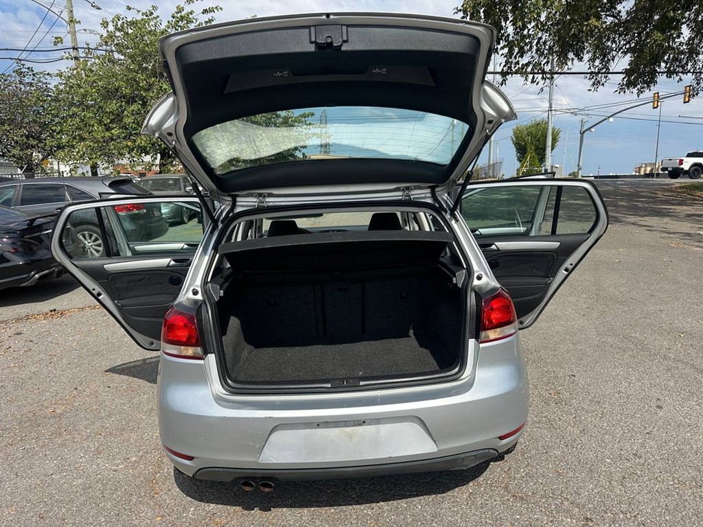 2010 Volkswagen Golf Image 12