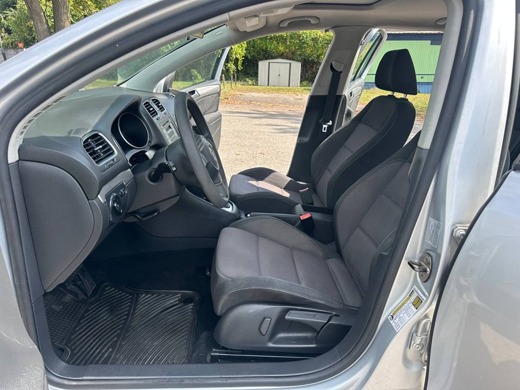 2010 Volkswagen Golf Image 14