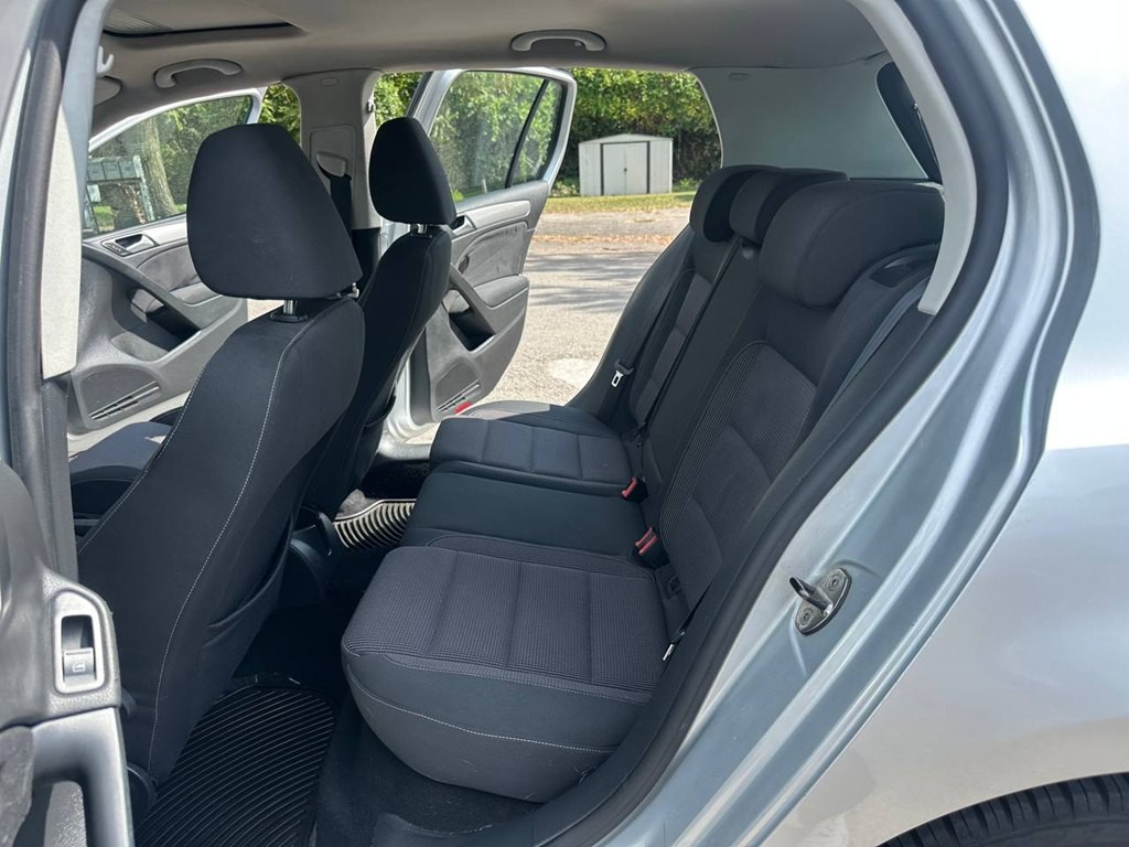 2010 Volkswagen Golf Image 17