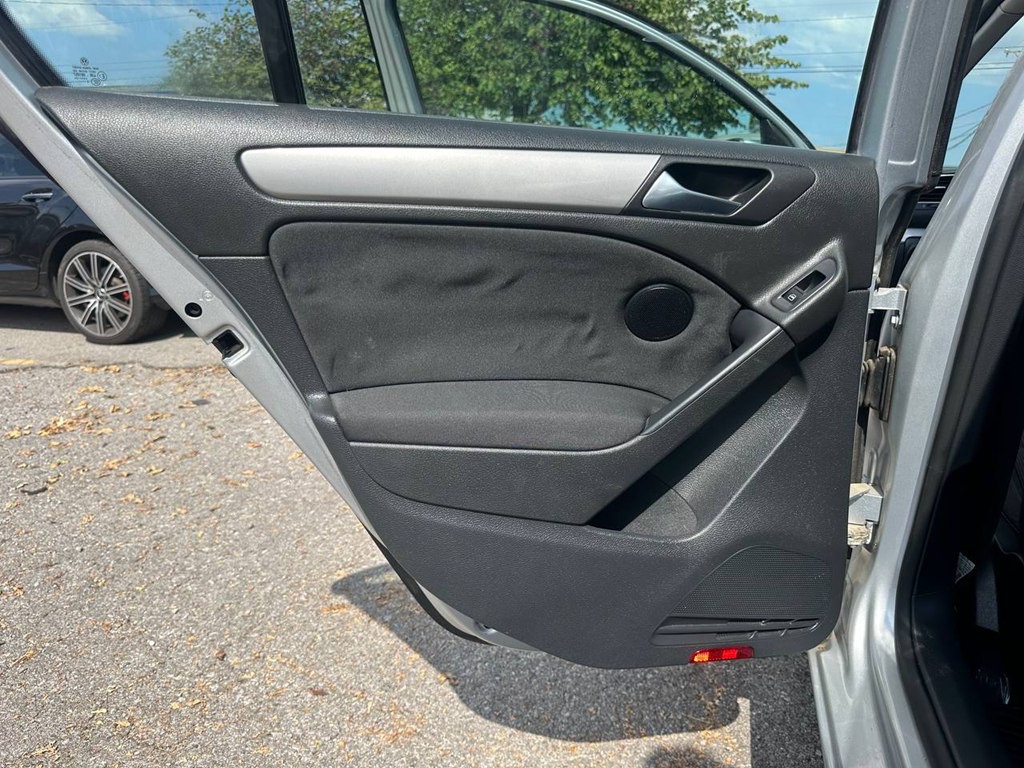 2010 Volkswagen Golf Image 20