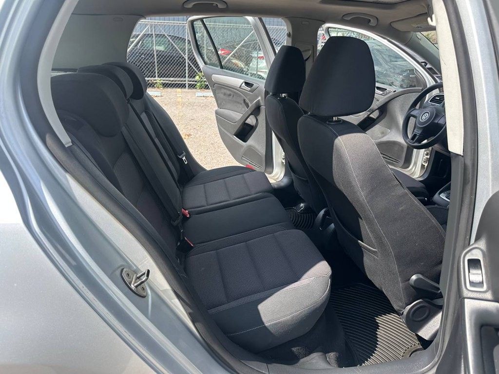 2010 Volkswagen Golf Image 21
