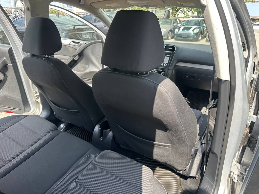 2010 Volkswagen Golf Image 22