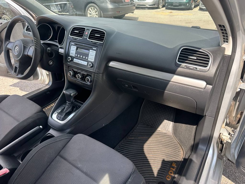 2010 Volkswagen Golf Image 25