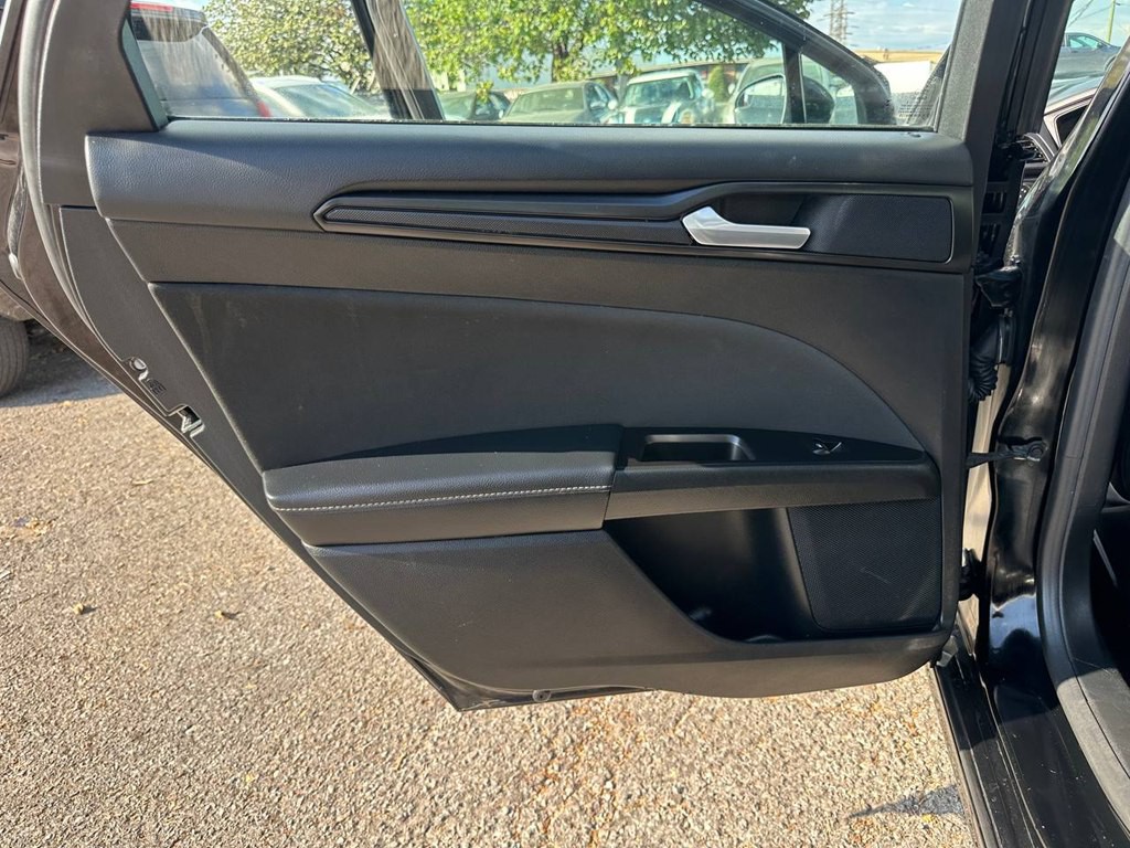 2018 Ford Fusion Image 19