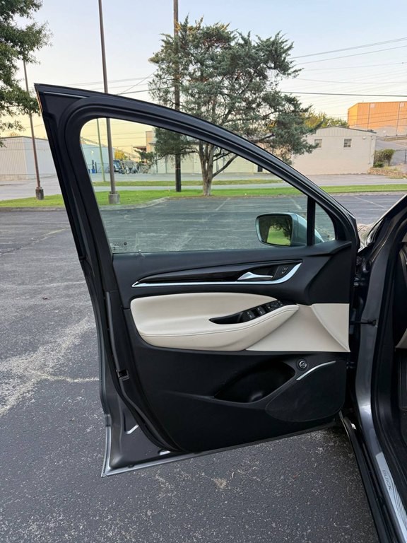 2019 Buick Enclave Image 16