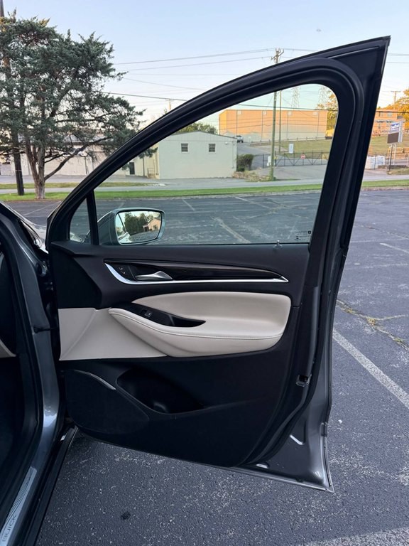 2019 Buick Enclave Image 18