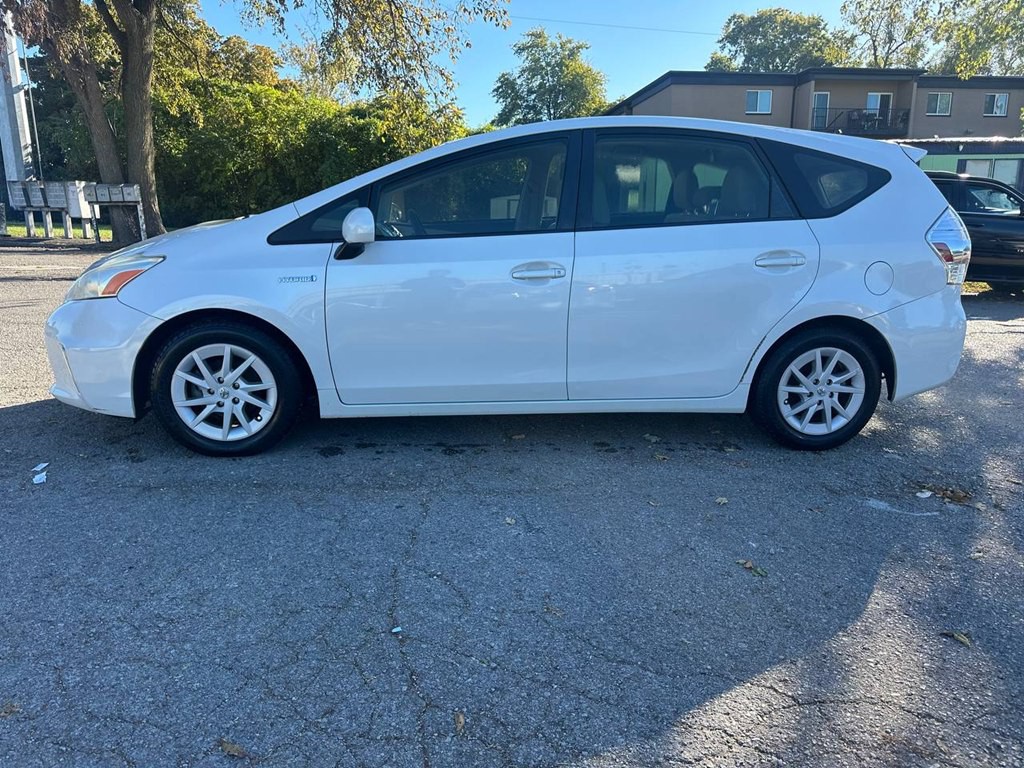 2012 Toyota Prius Image 9