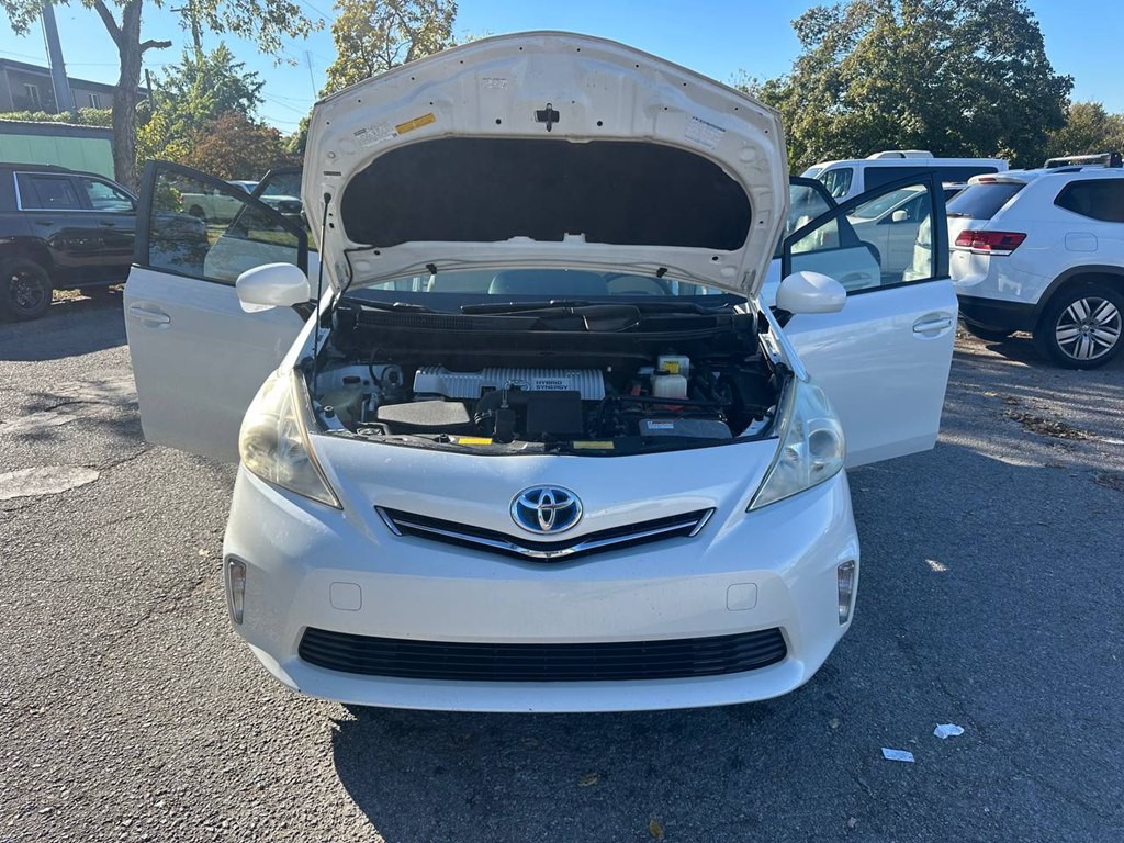 2012 Toyota Prius Image 12