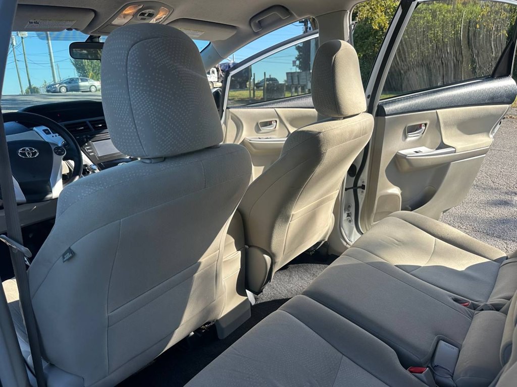 2012 Toyota Prius Image 27