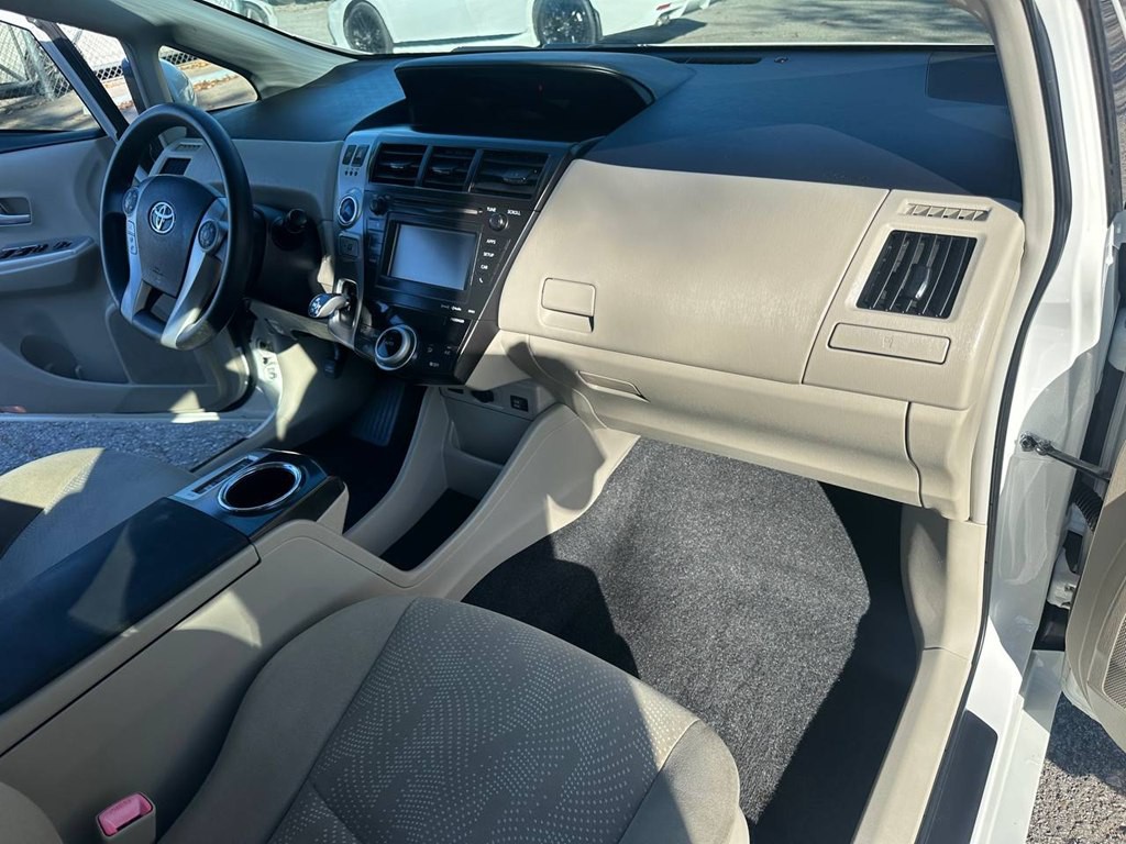 2012 Toyota Prius Image 35