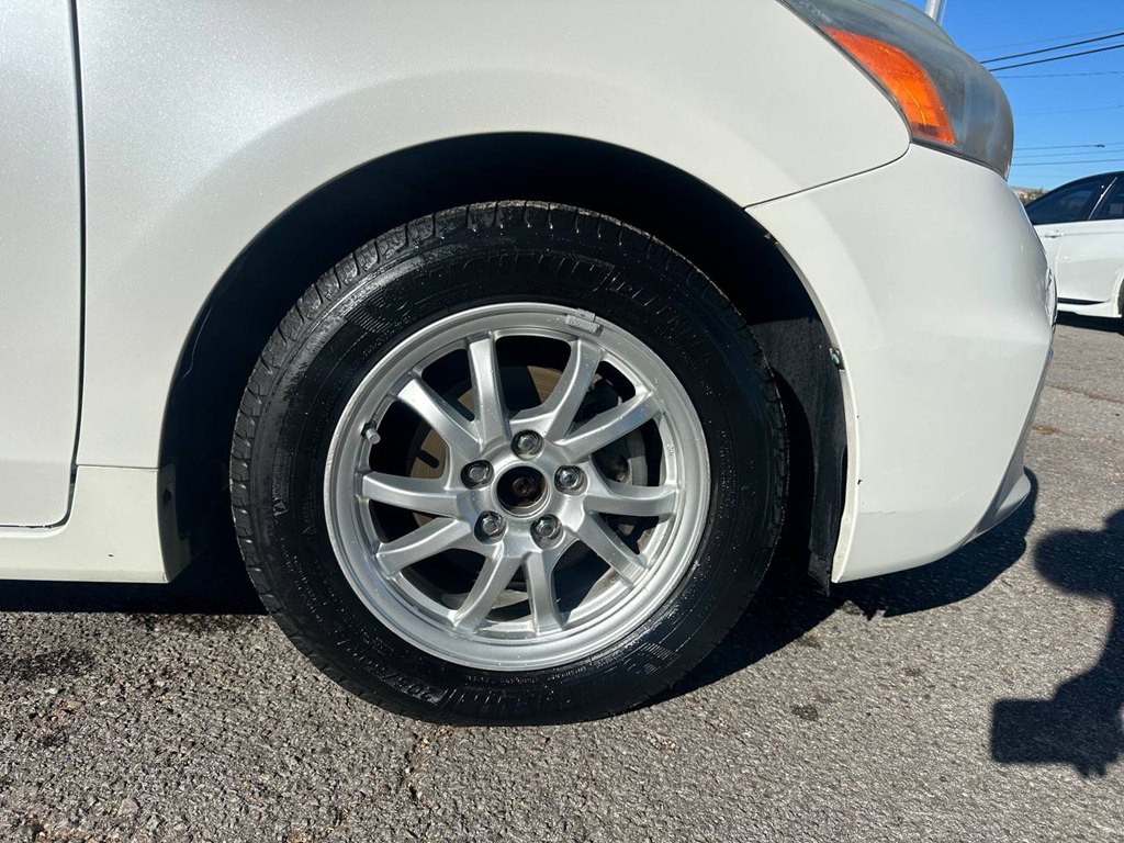 2012 Toyota Prius Image 36