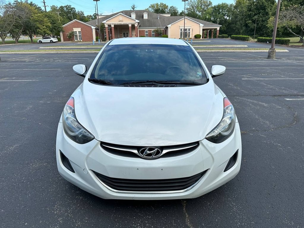 2013 Hyundai Elantra Image 2