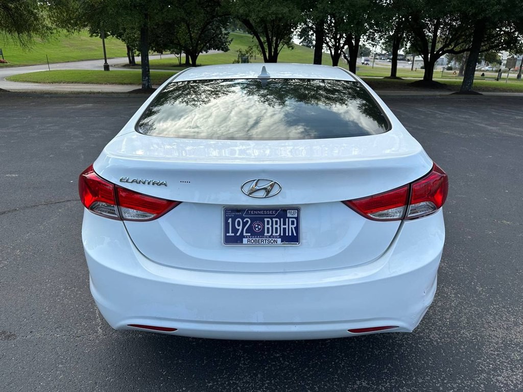 2013 Hyundai Elantra Image 6