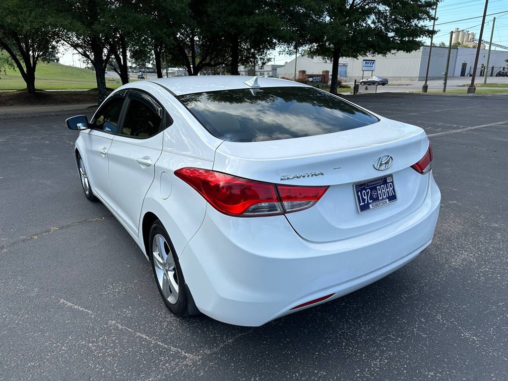 2013 Hyundai Elantra Image 7