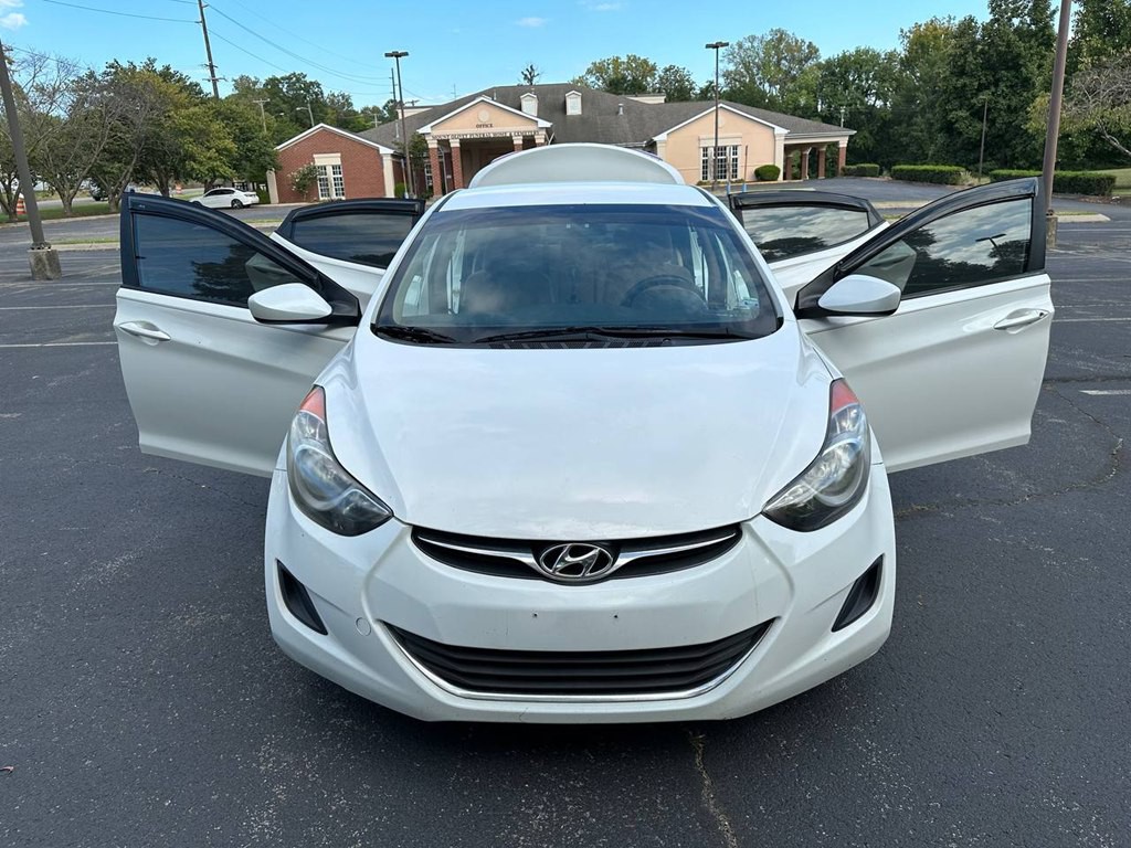 2013 Hyundai Elantra Image 10