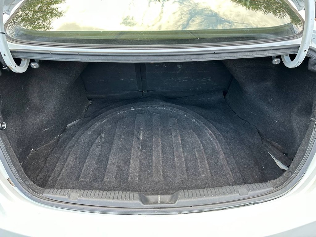 2013 Hyundai Elantra Image 12