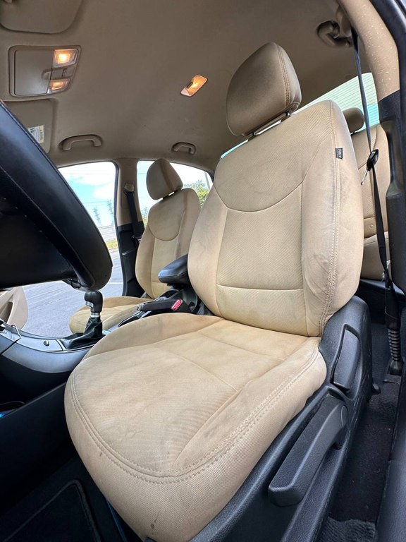 2013 Hyundai Elantra Image 19