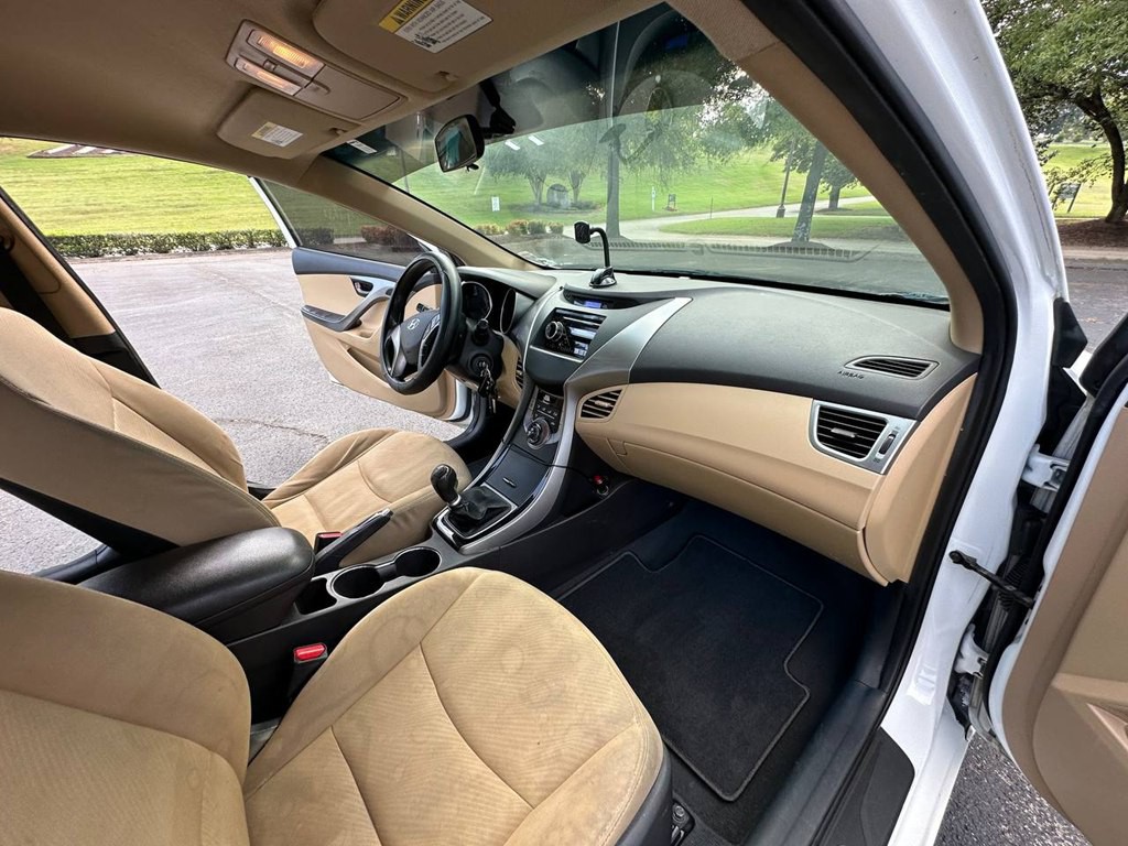 2013 Hyundai Elantra Image 26
