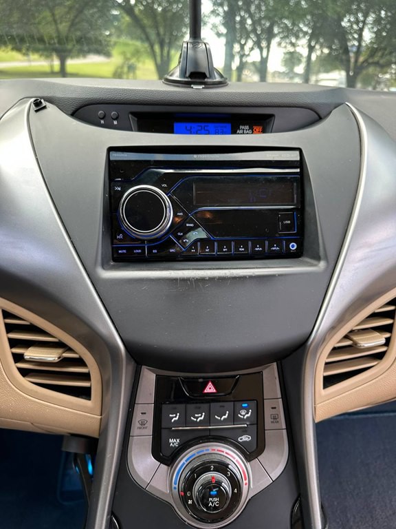 2013 Hyundai Elantra Image 31