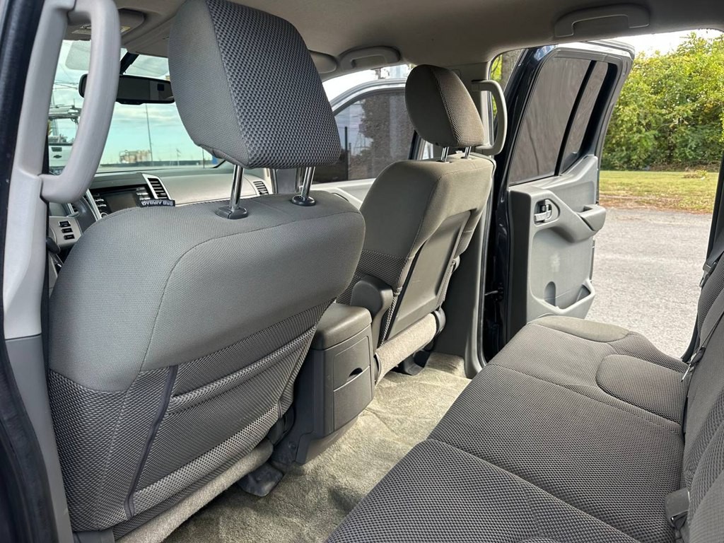 2014 Nissan Frontier Image 16