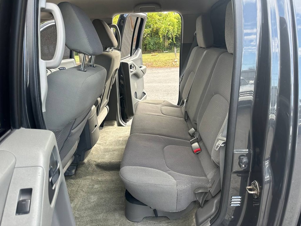 2014 Nissan Frontier Image 17