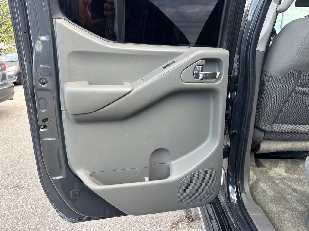 2014 Nissan Frontier Image 18