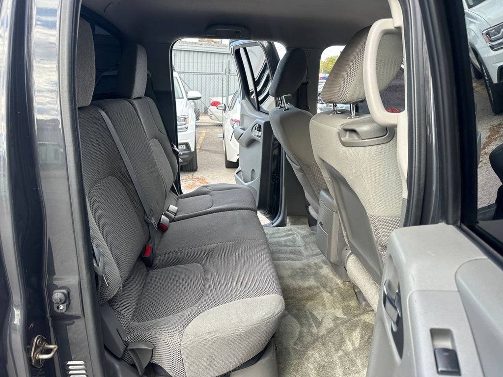 2014 Nissan Frontier Image 21