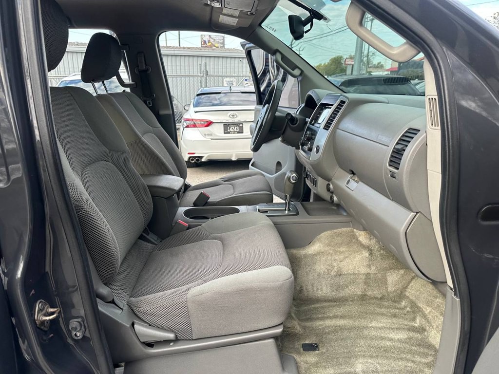 2014 Nissan Frontier Image 23