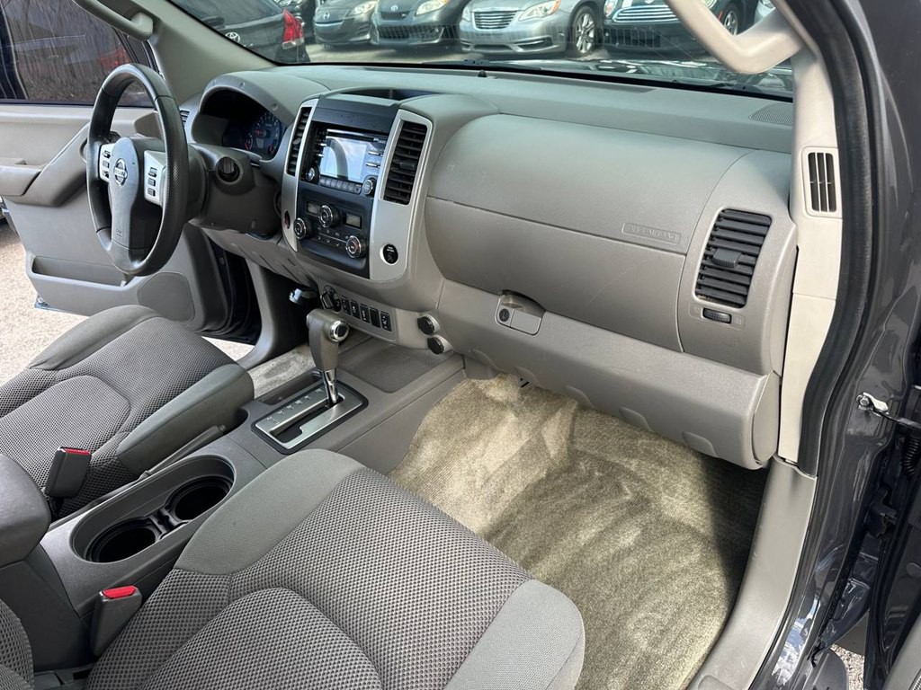 2014 Nissan Frontier Image 25