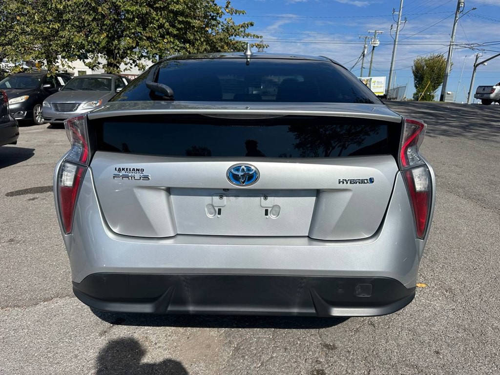 2017 Toyota Prius Image 6