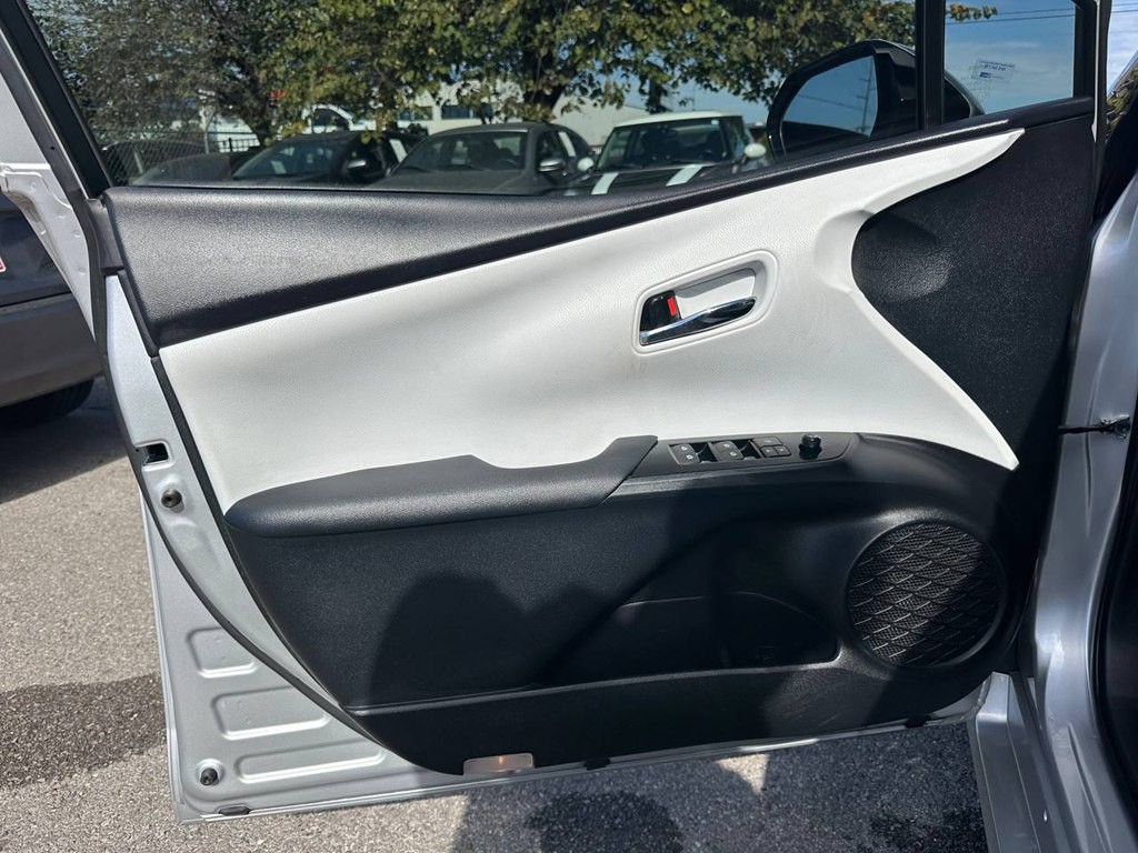 2017 Toyota Prius Image 17