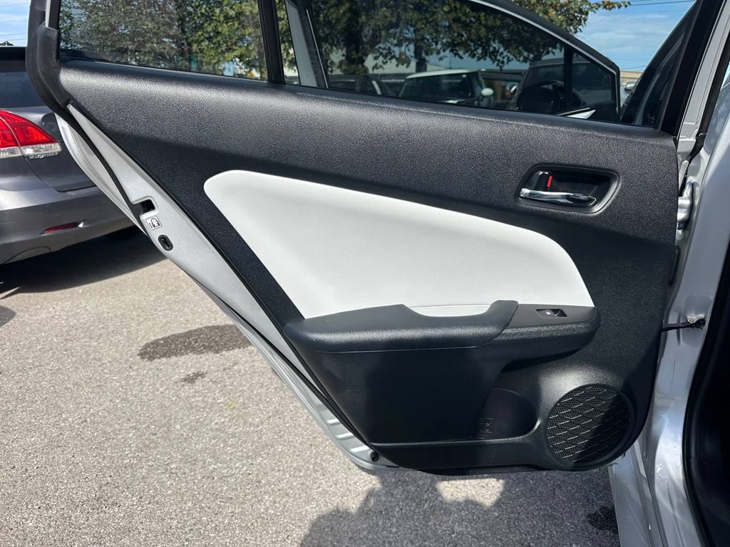 2017 Toyota Prius Image 19