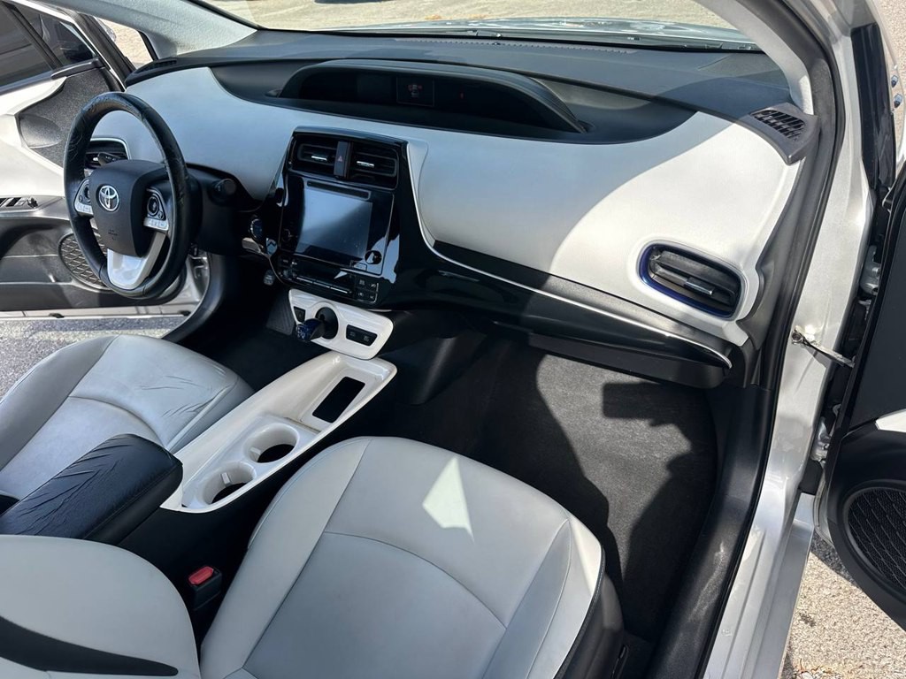 2017 Toyota Prius Image 24