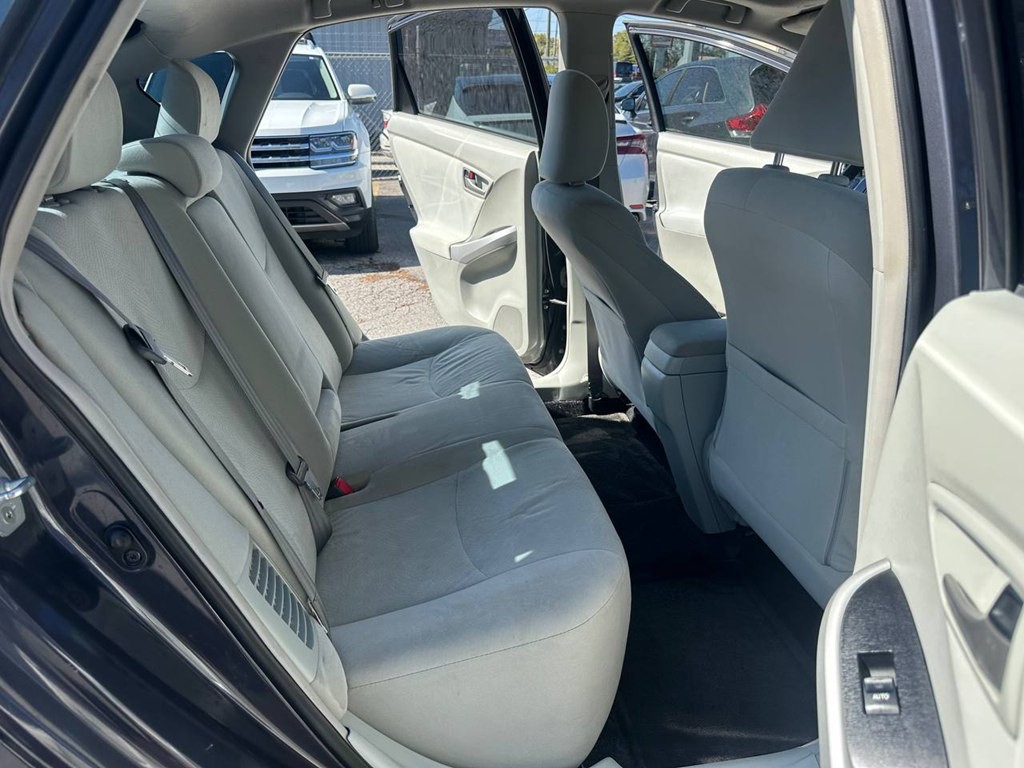 2013 Toyota Prius Image 19