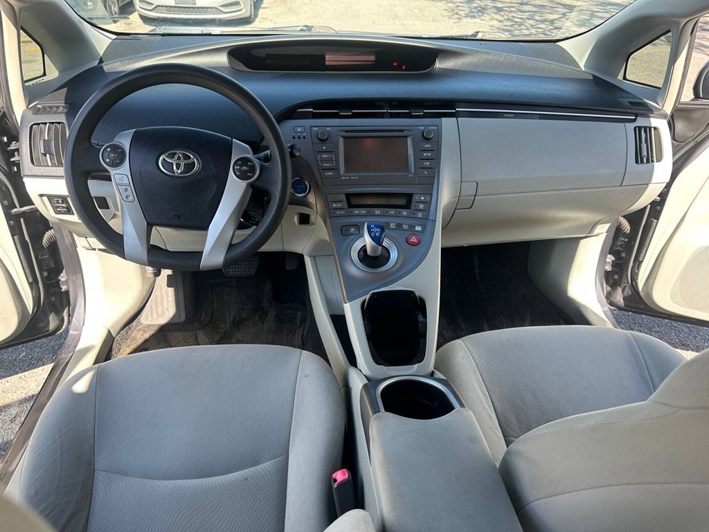 2013 Toyota Prius Image 20