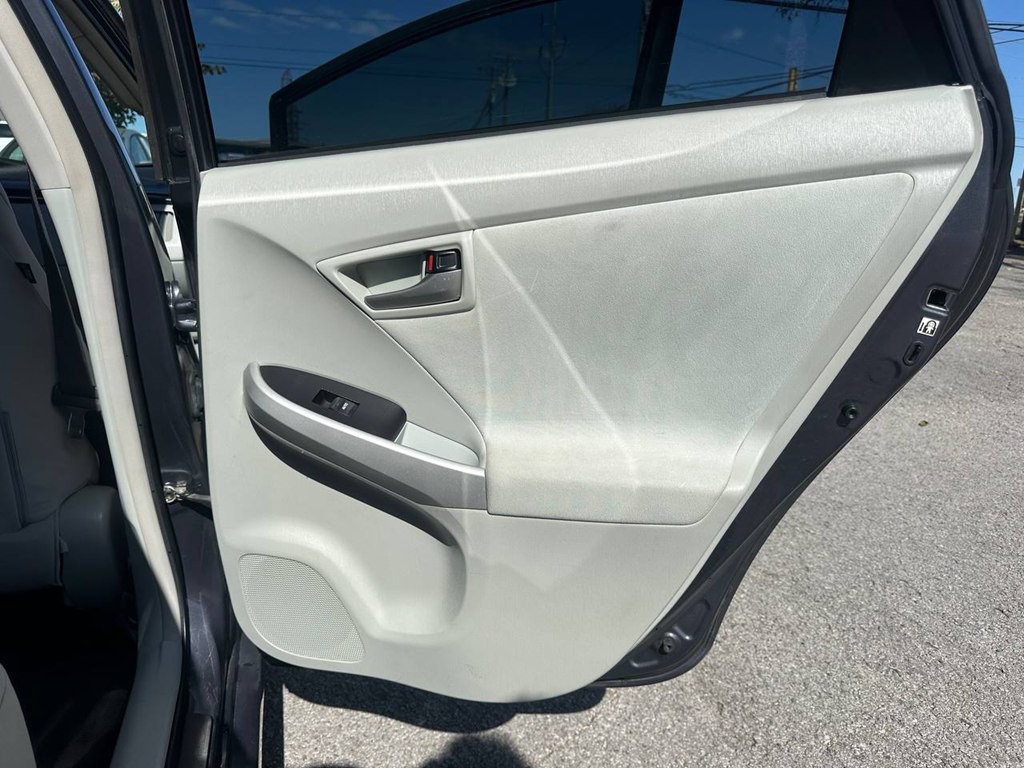 2013 Toyota Prius Image 22