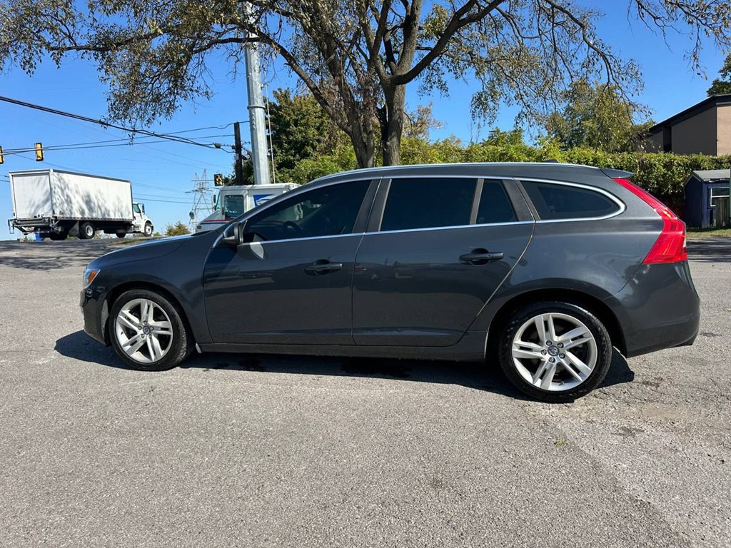 2015 Volvo V60 Image 8