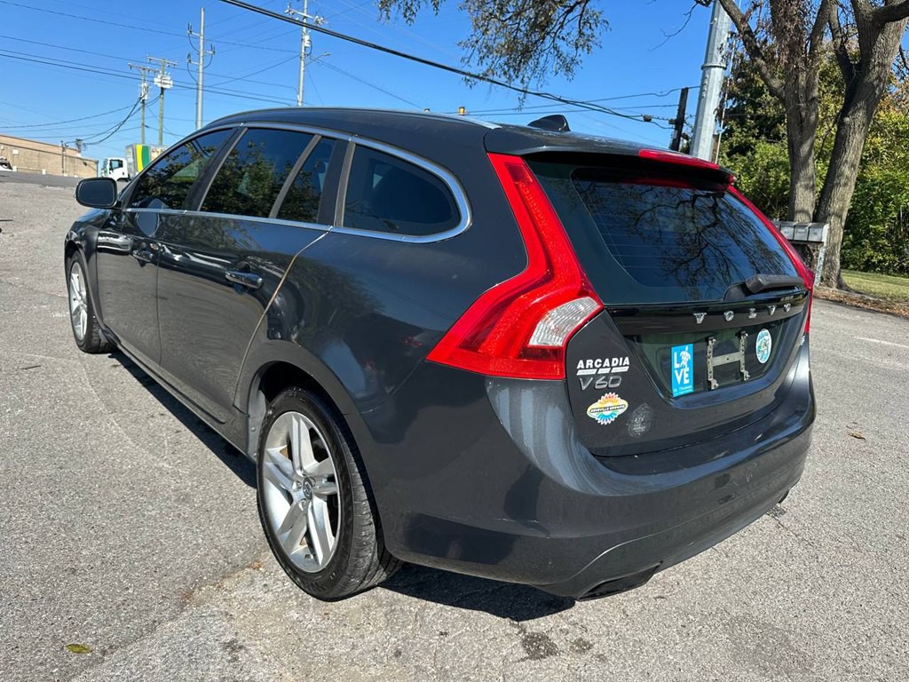 2015 Volvo V60 Image 9