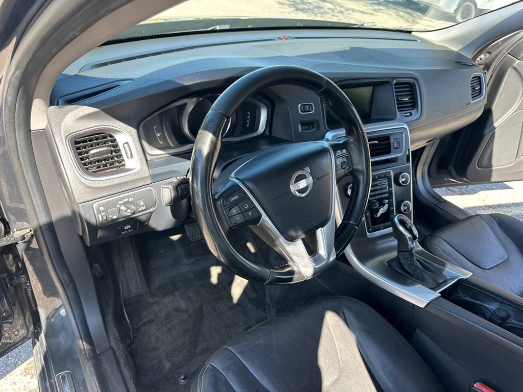 2015 Volvo V60 Image 14