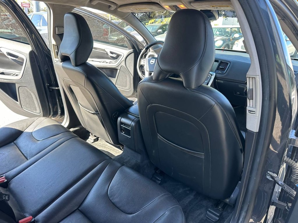 2015 Volvo V60 Image 22