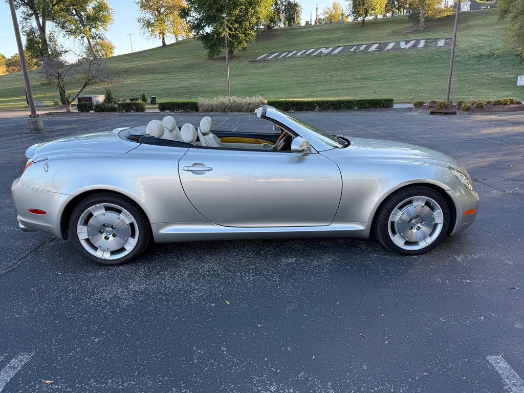 2003 Lexus SC Image 16