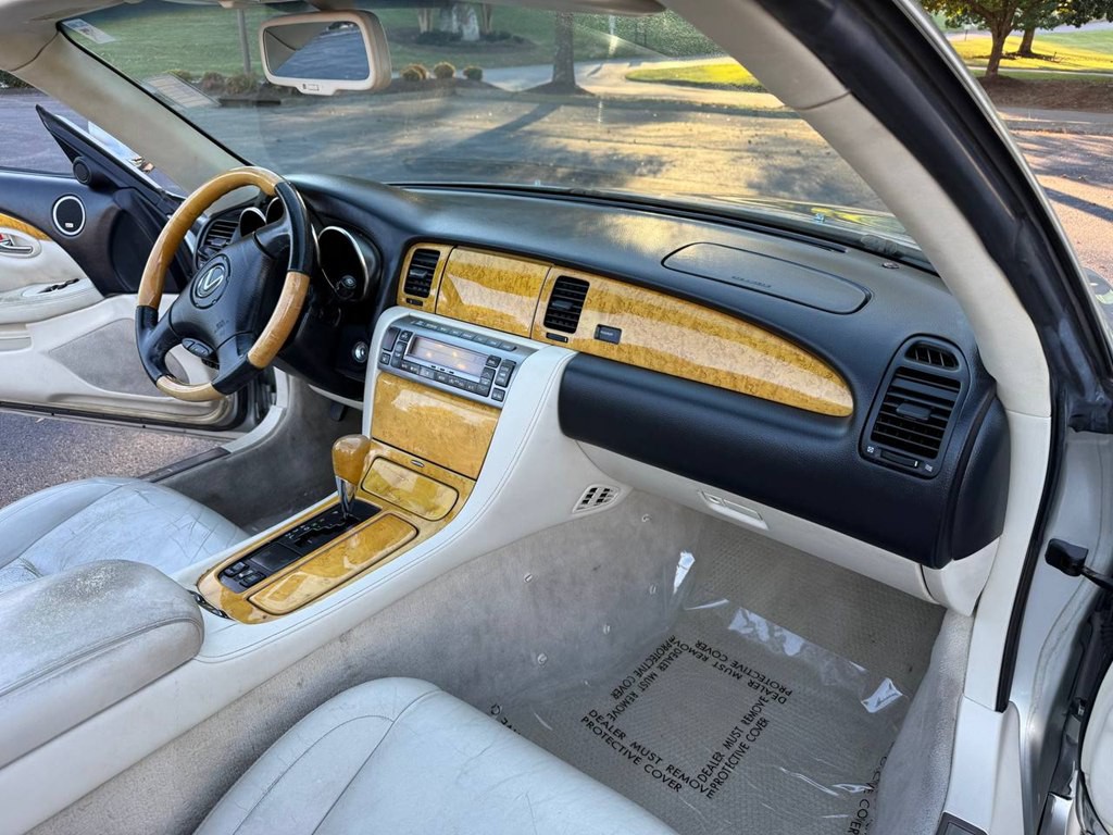 2003 Lexus SC Image 28