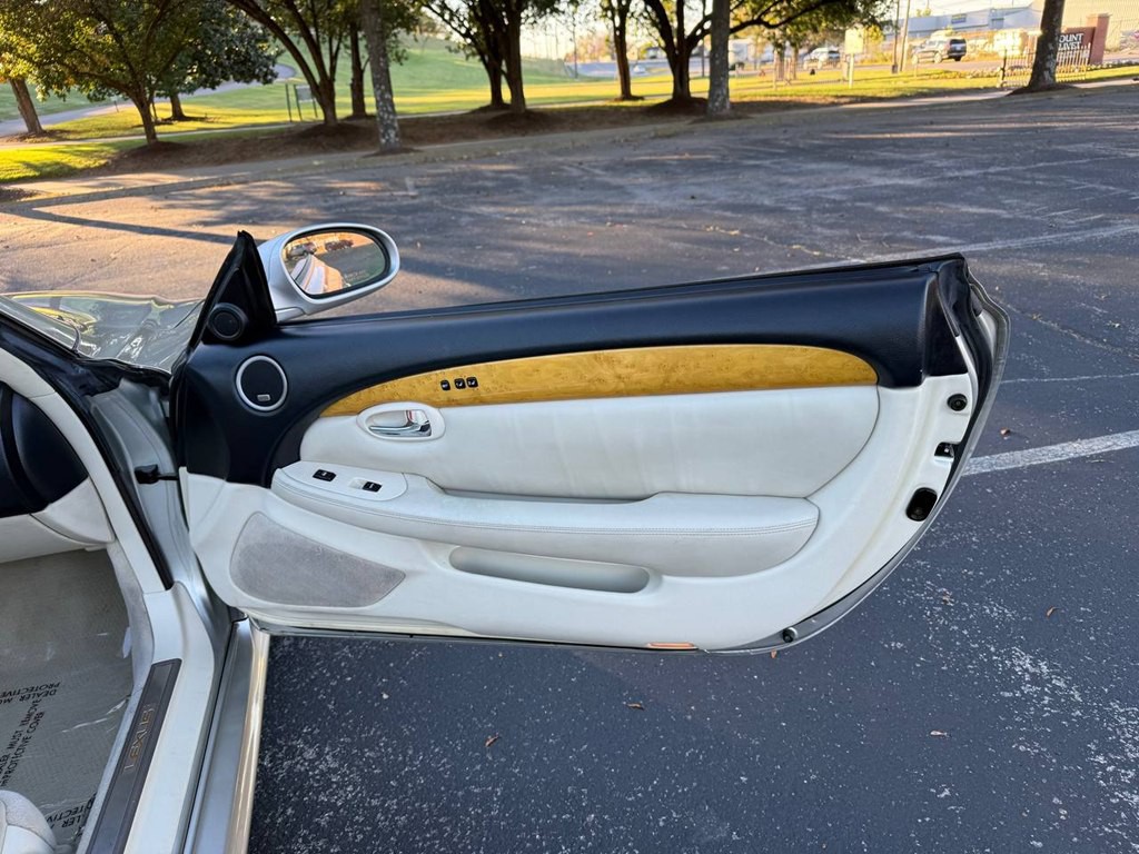 2003 Lexus SC Image 31