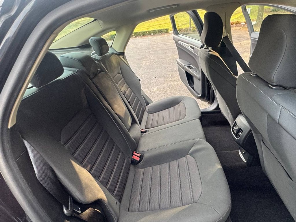 2020 Ford Fusion Image 9