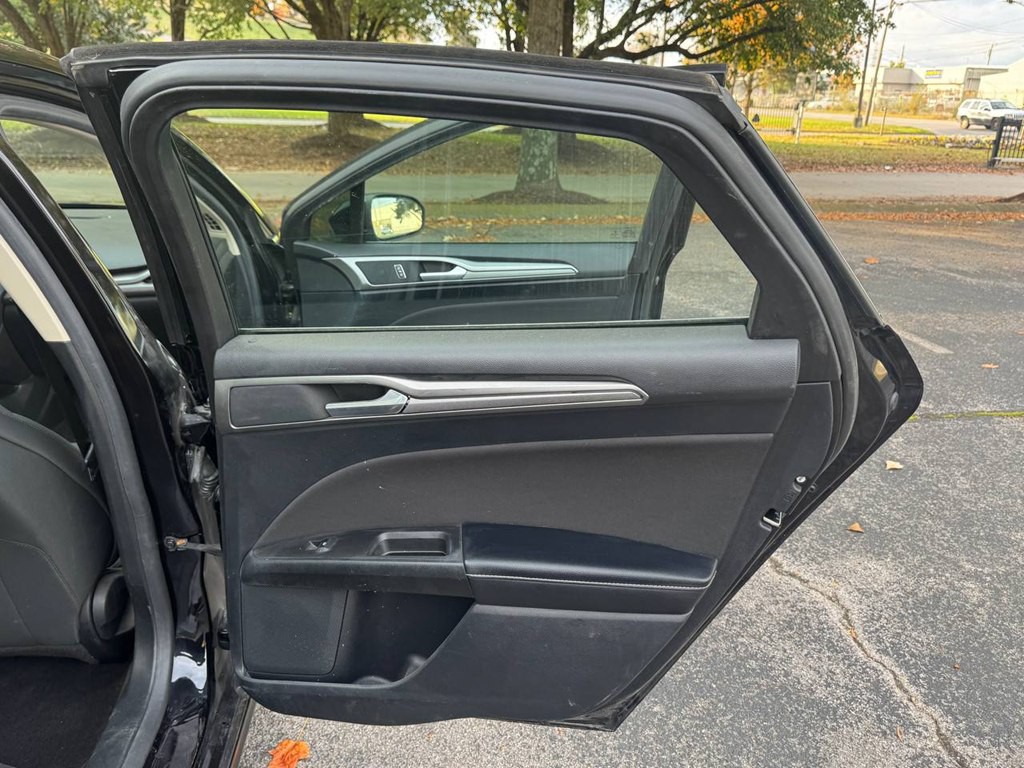 2020 Ford Fusion Image 10