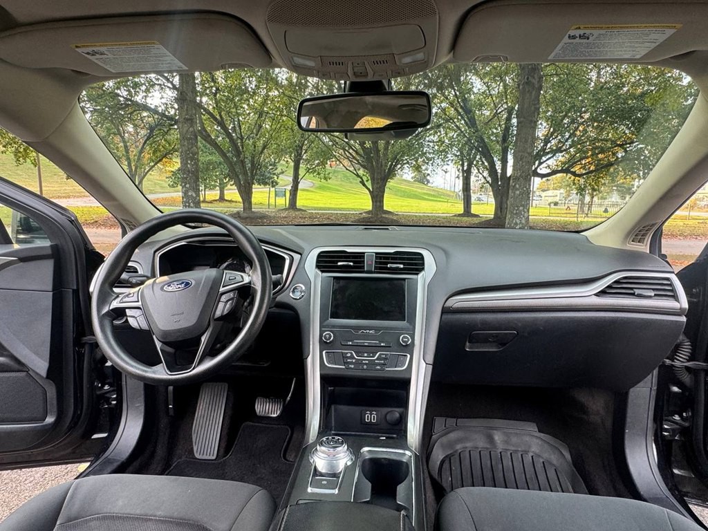 2020 Ford Fusion Image 11